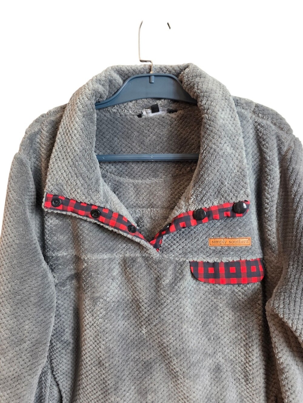 Simply Southern Women’s XXL Gray Sherpa Fleece Buffalo Plaid Snap Pullover - Picture 4 of 14